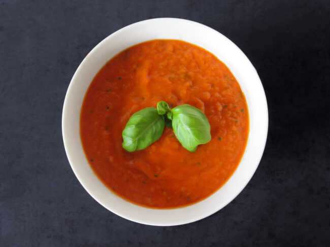 Tomaten basilicum saus